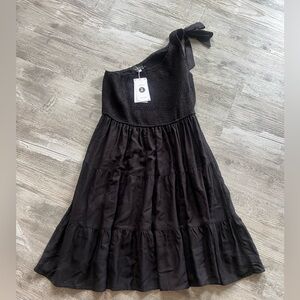 NWT Zessica one shoulder dress in black size L